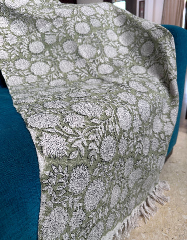 Hariyali Throw