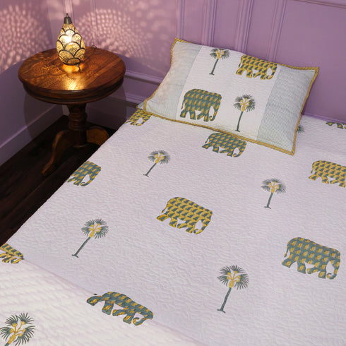 Araavat Bed Cover